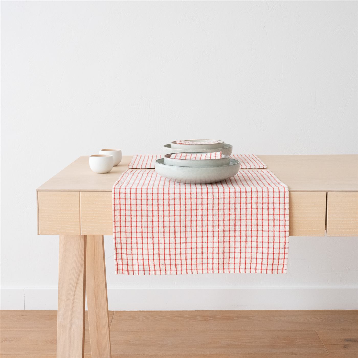 Individual de lino Graphic Check rojo y blanco