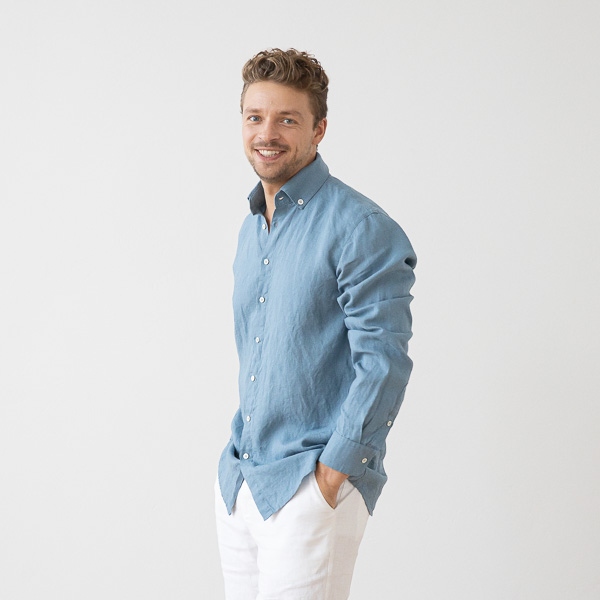 Camisa de lino azul humo para hombre