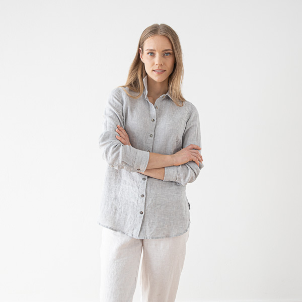 Camisa de lino gris para el verano