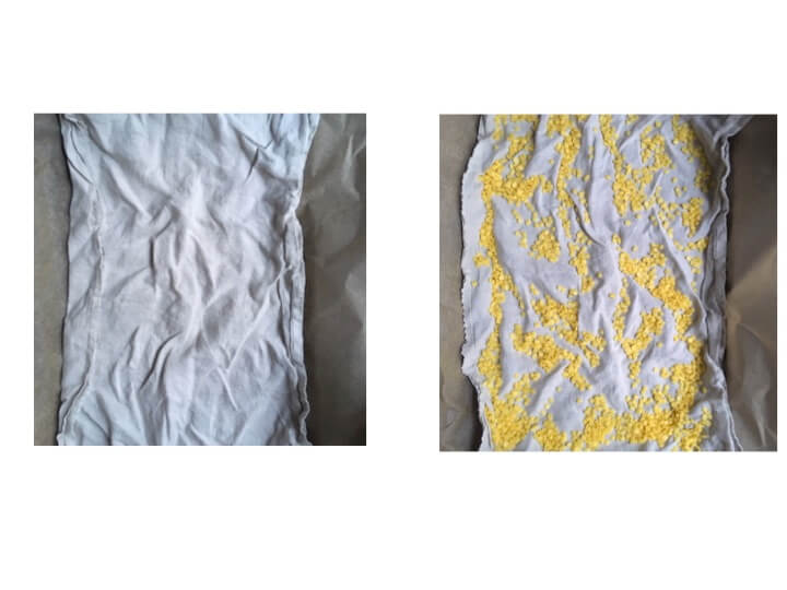 Dormitorio de invierno luminoso con ropa de cama de lino claro y texturas naturales